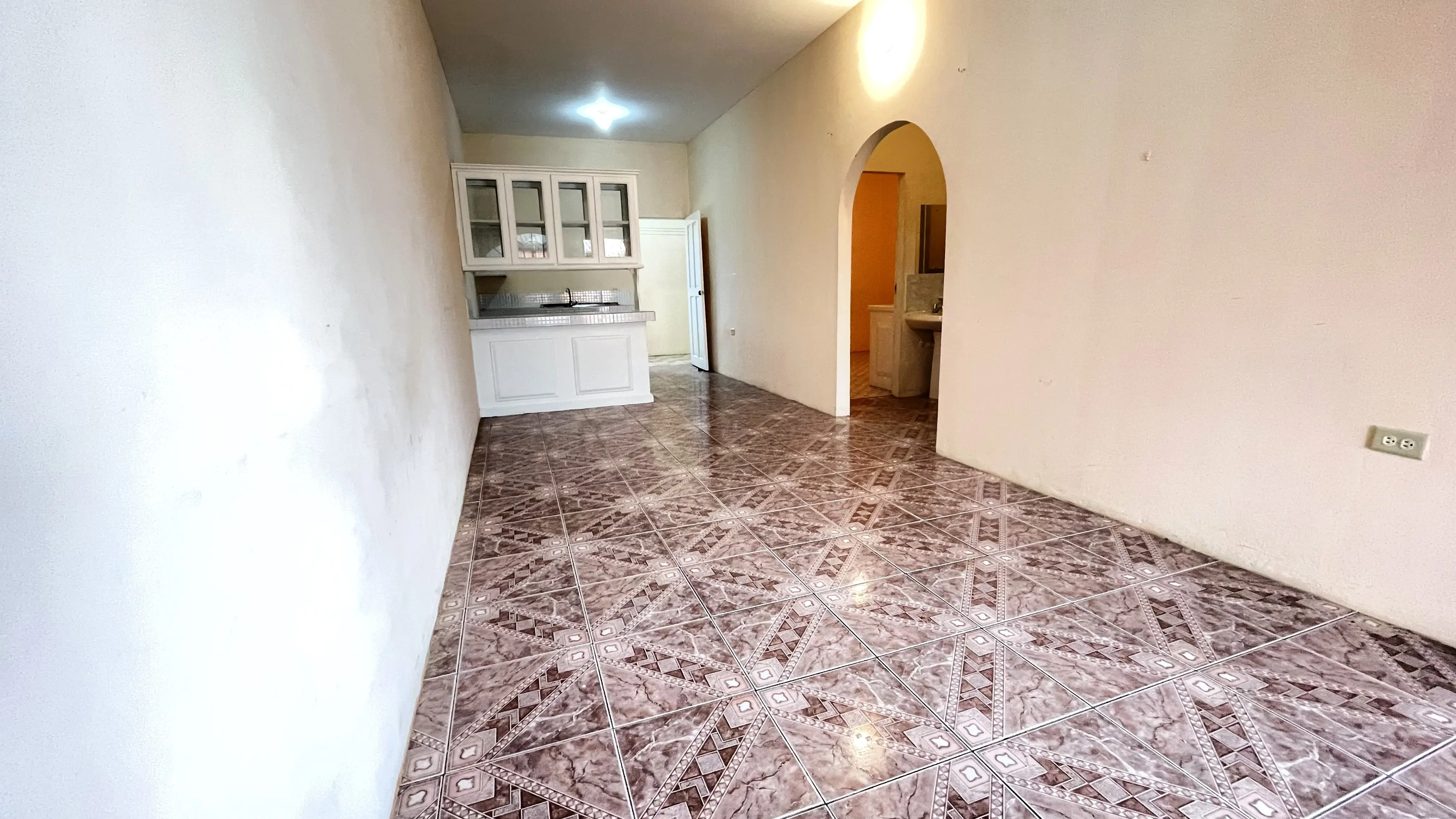 Centenary Street Extension Upstairs Apartment 2