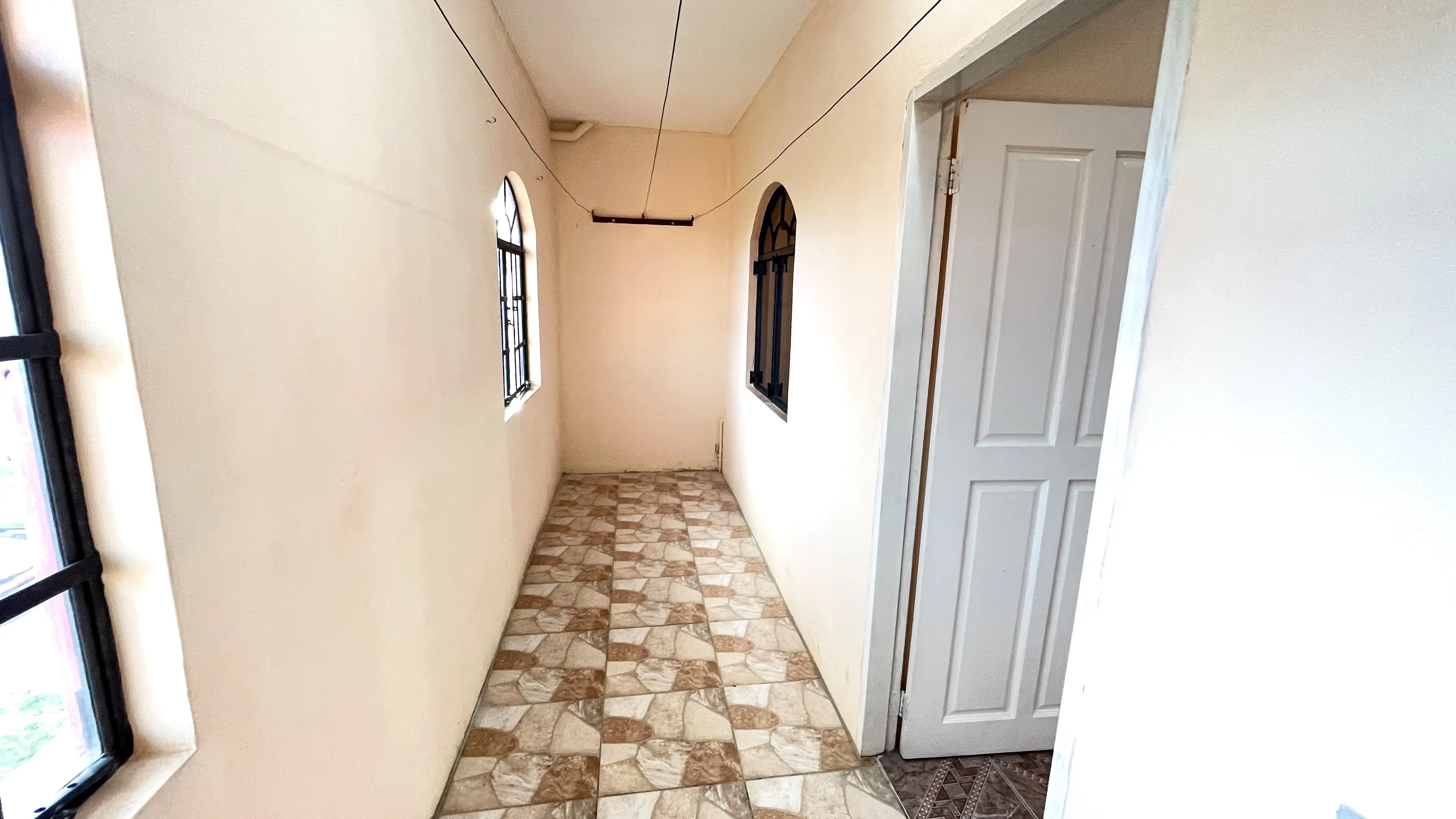 Centenary Street Extension Upstairs Apartment 7