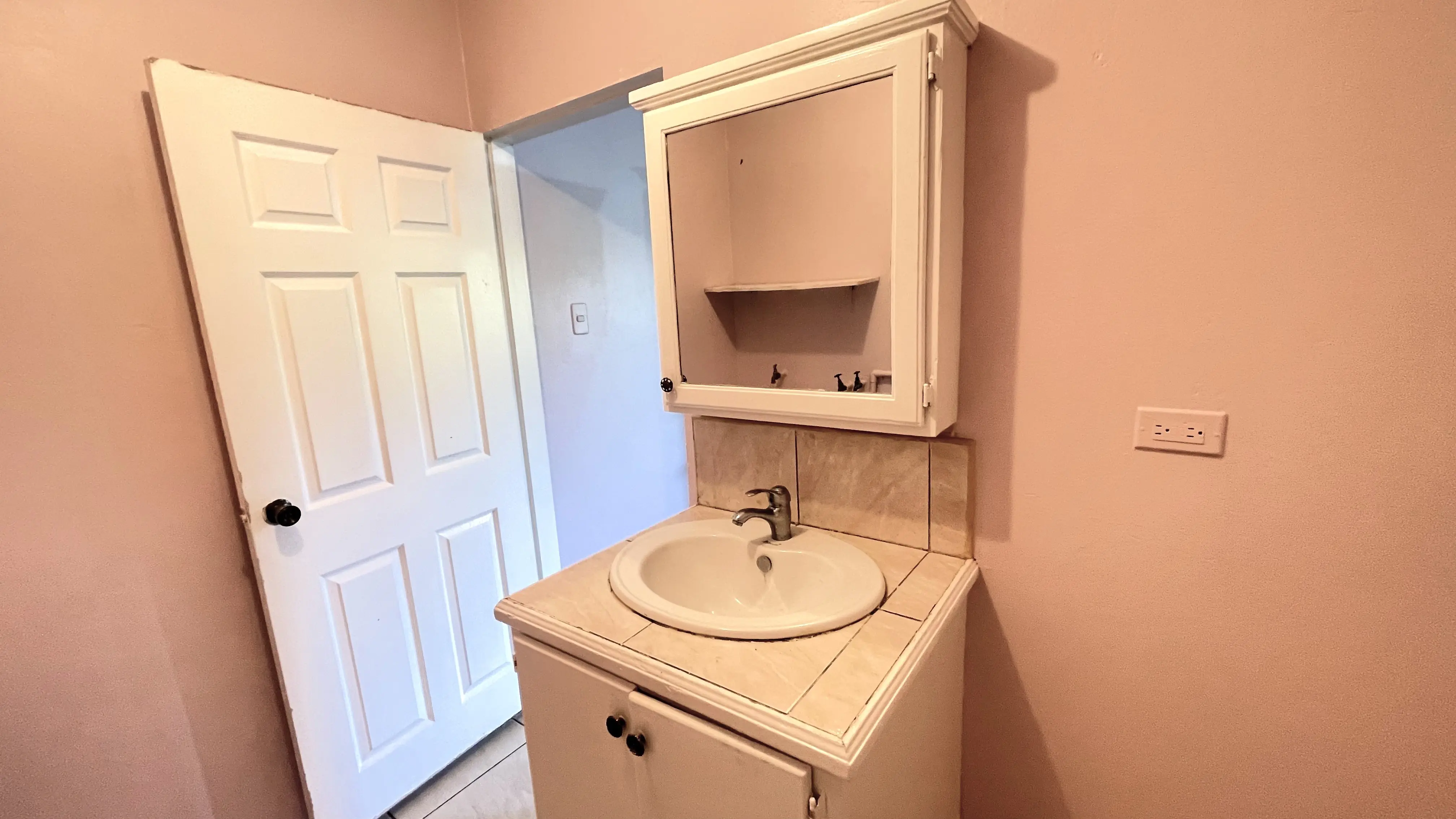 dabadie-apartment-face-basin-sink