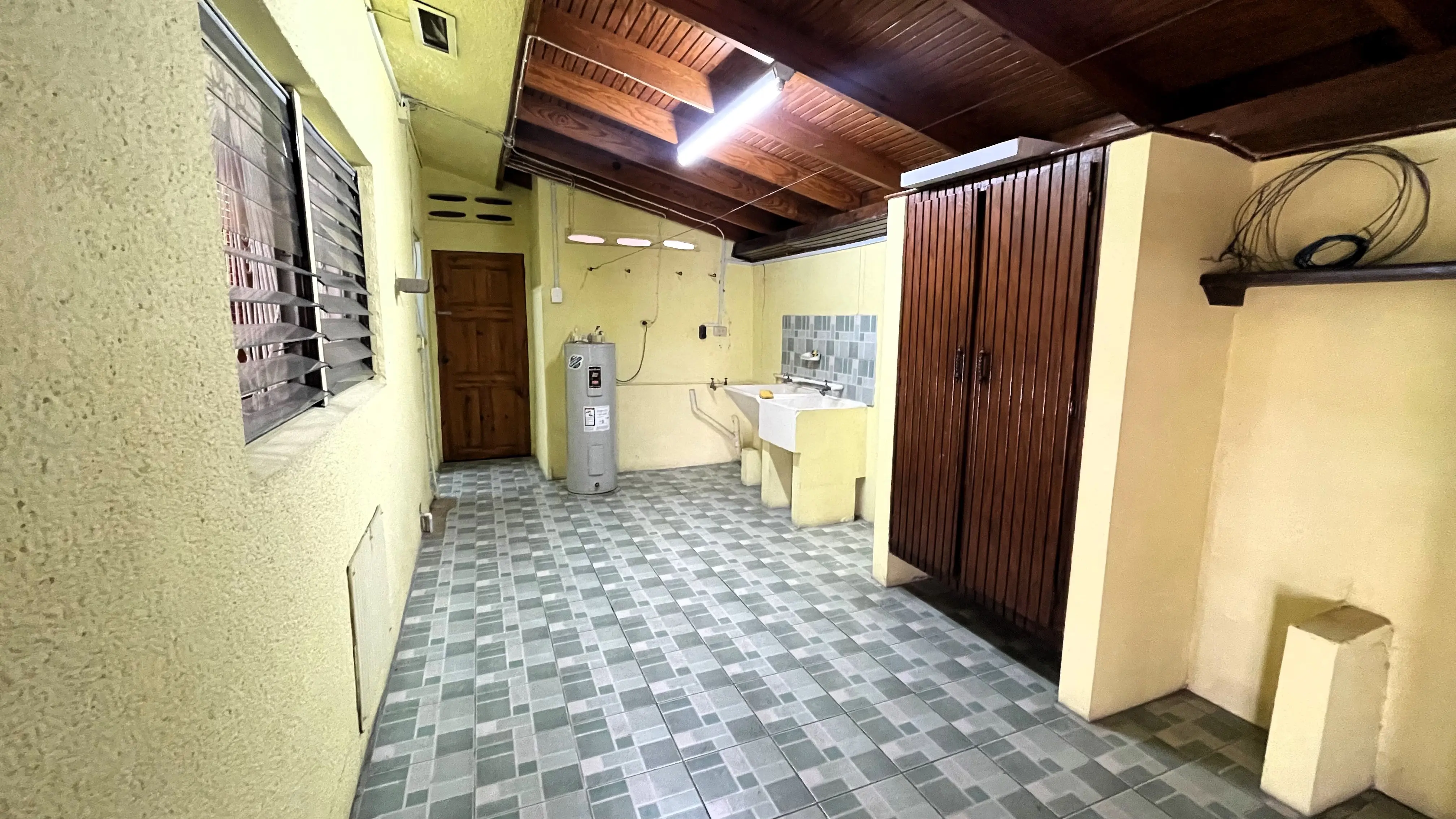 La Florissante DAbadie 3 Bedroom Apartment for rent laundry area