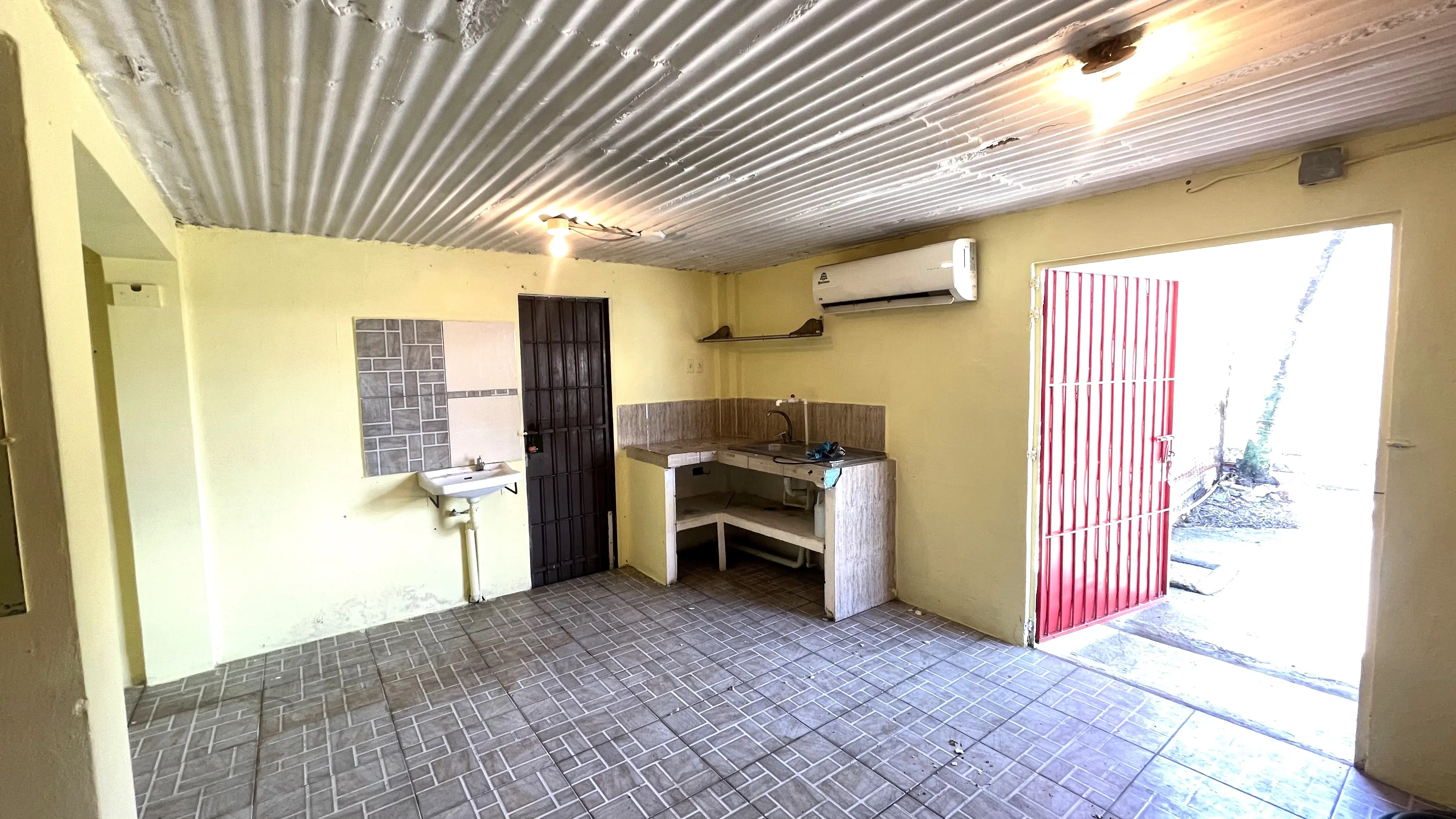 la-resource-commercial-unit-sink-area