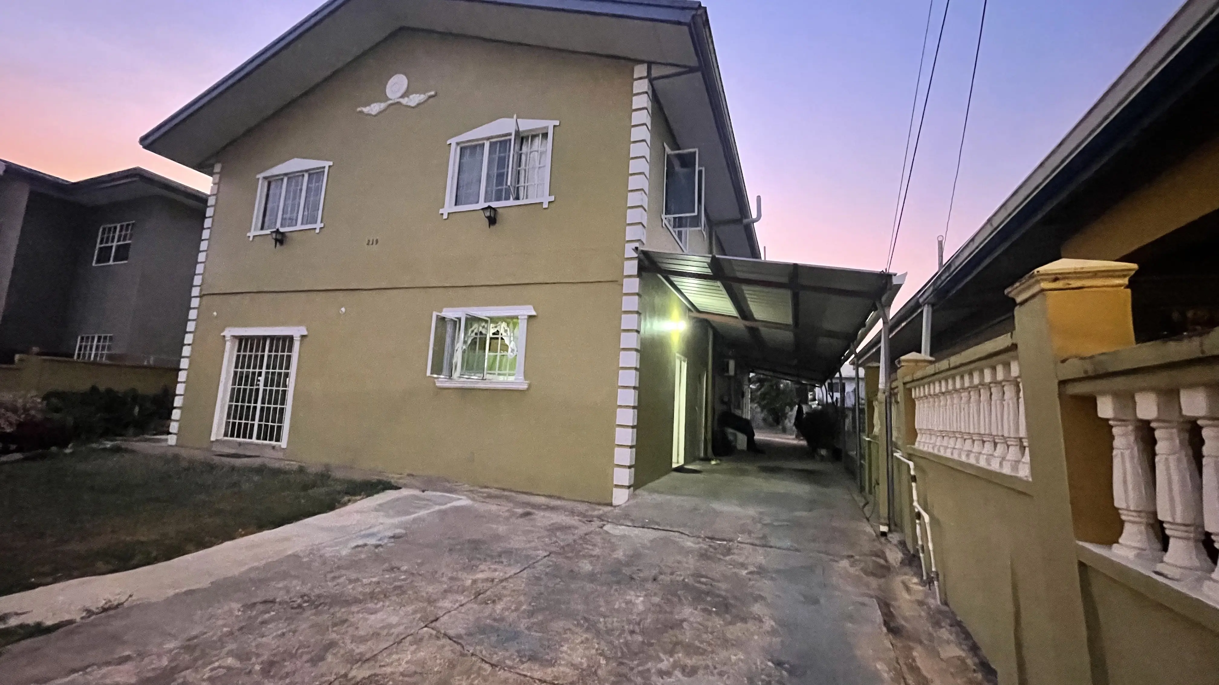 La Resource South DAbadie 5 Bedroom Home front yard