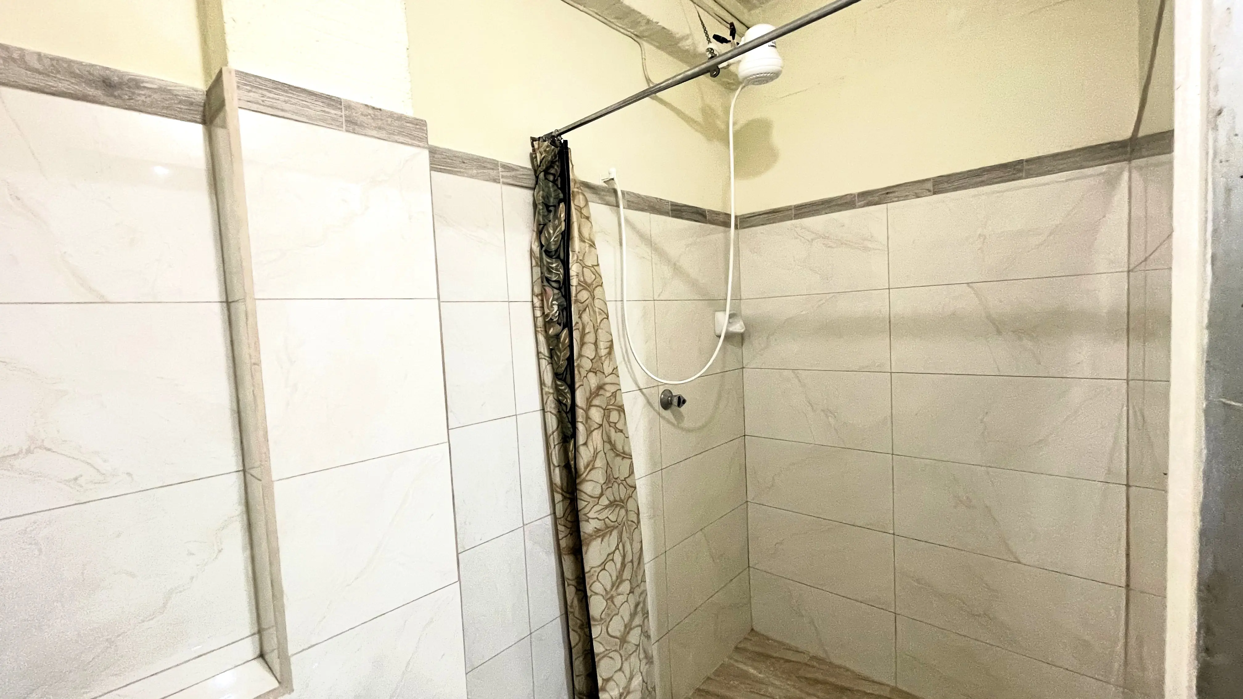 San Juan Studio Apartment for Rent bathroom