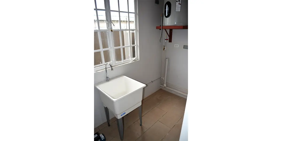 aranguez-2-bedroom-townhouse-laundry-area