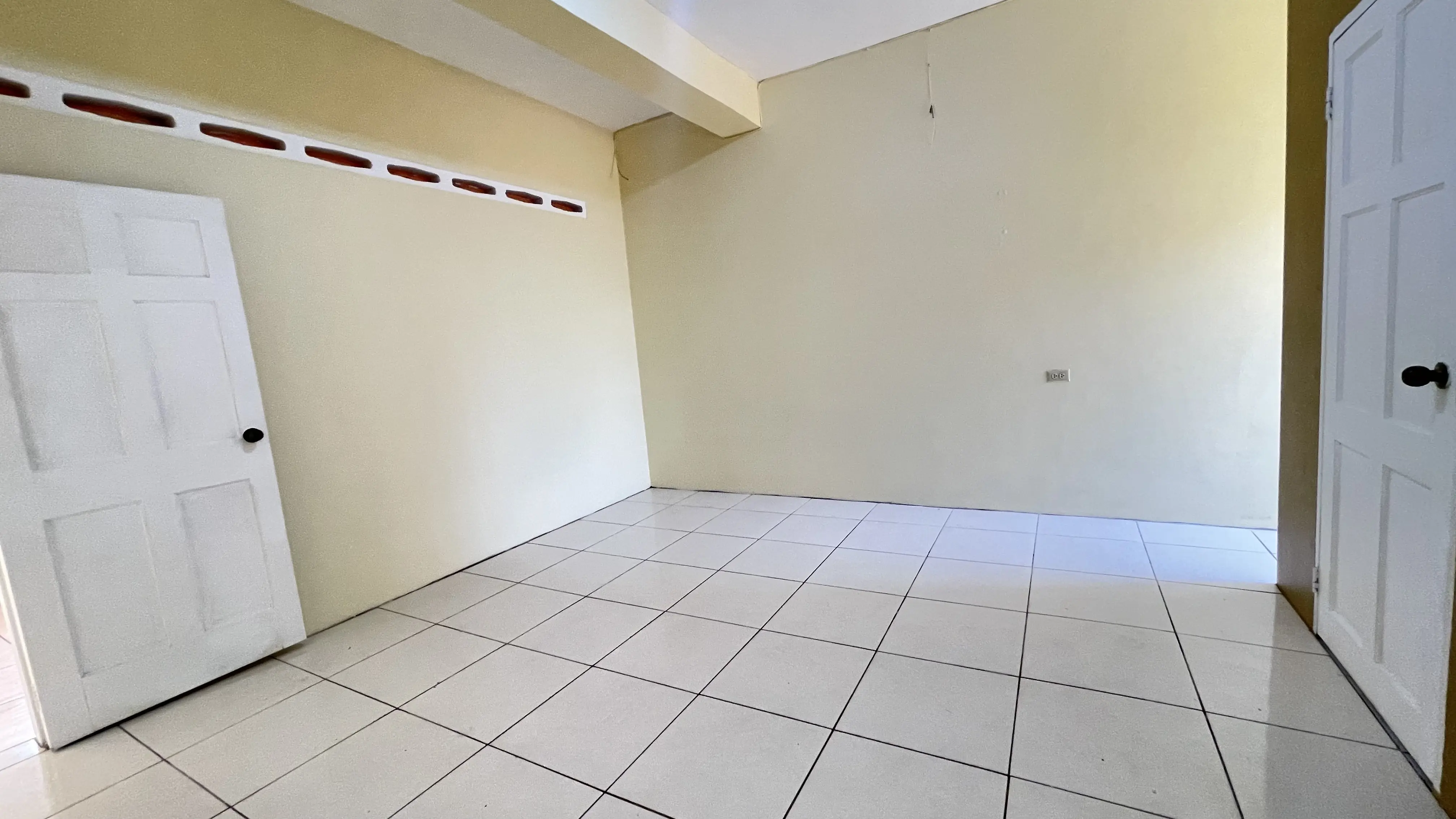 1-bedroom-apartment-bamboo-spacious-bedroom