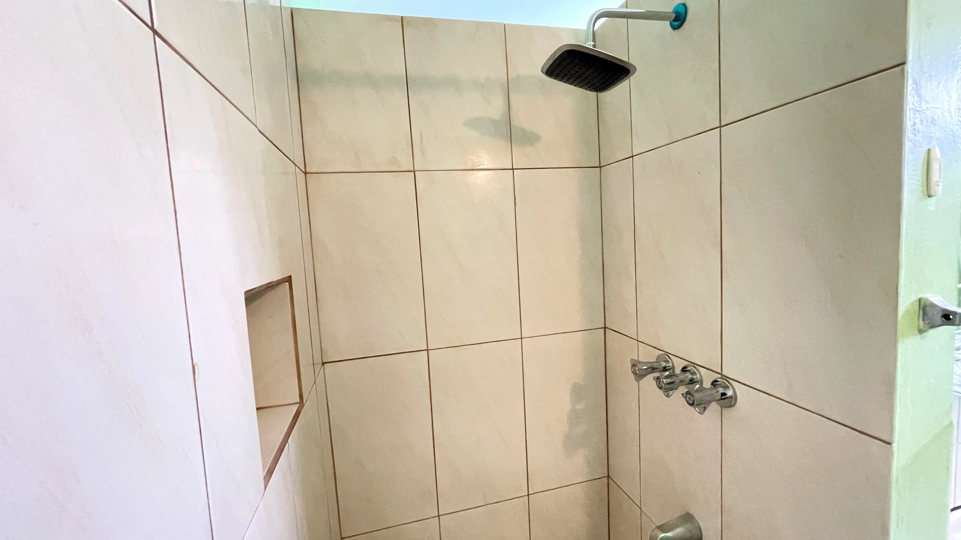 tacarigua-2-bedroom-bathroom