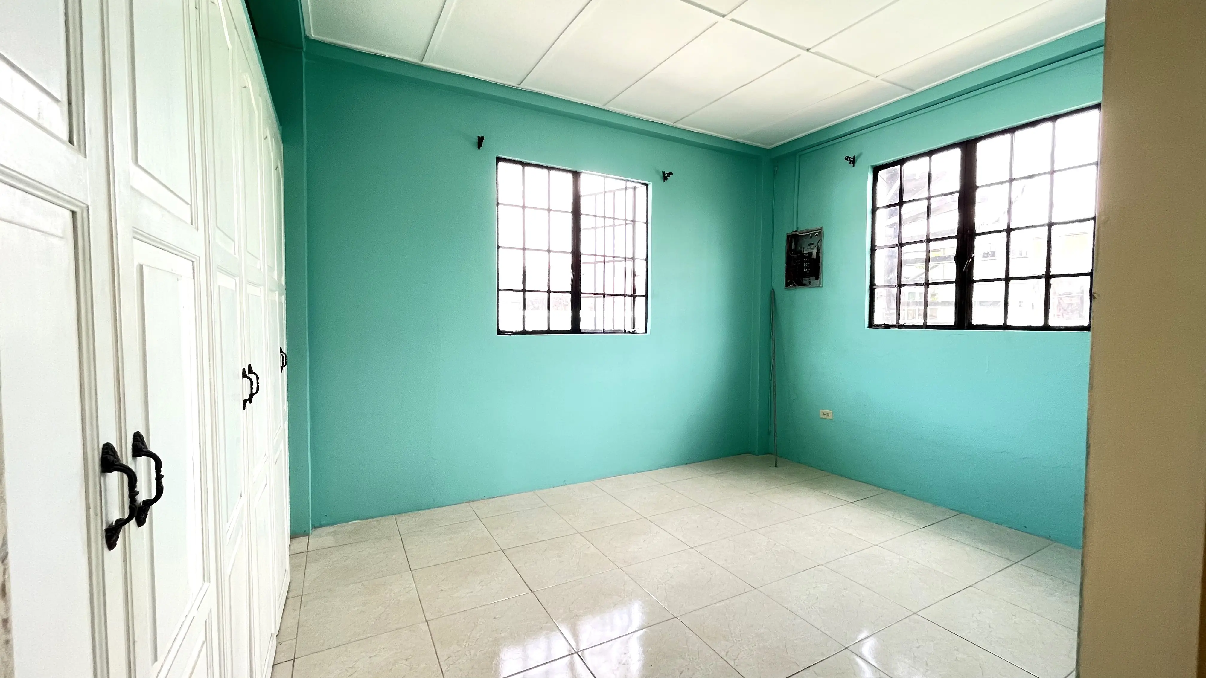 tacarigua-2-bedroom-rental-master-ensuite