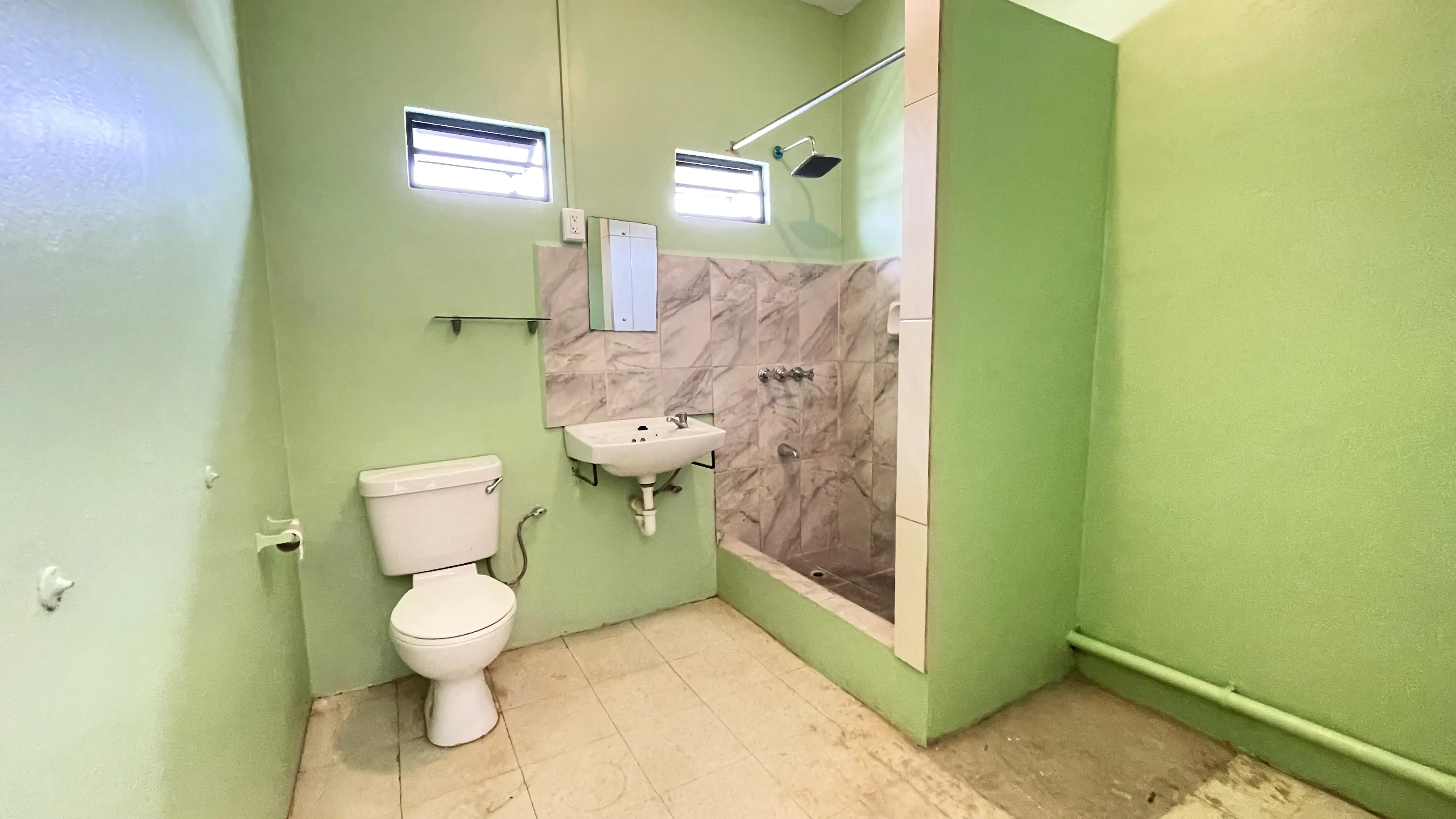 2-bedroom-apartment-for-rent-tacarigua-upstairs-toilet-and-bathroom