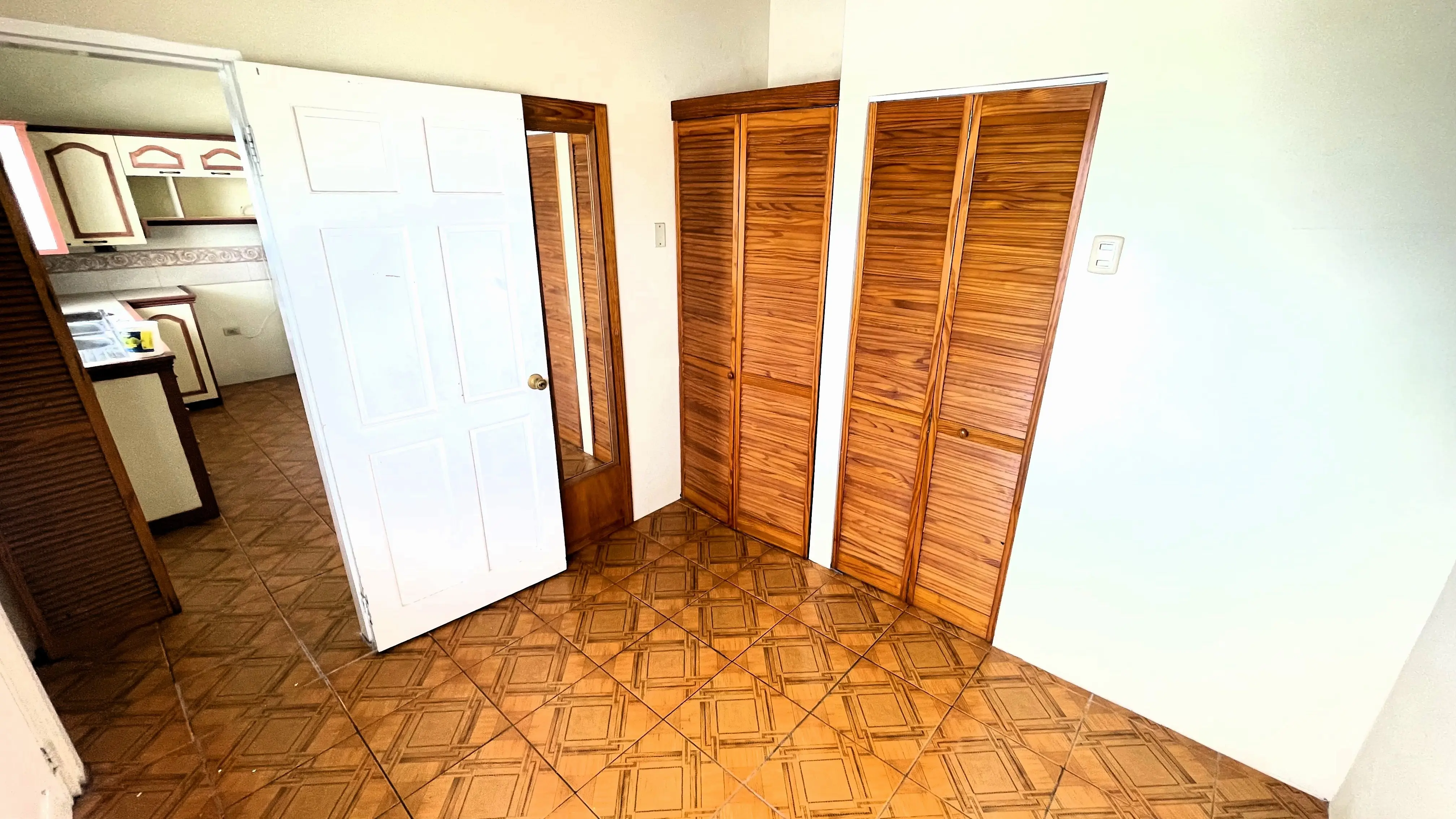 tunapuna-1-bedroom-apartment-bedroom-cupboards
