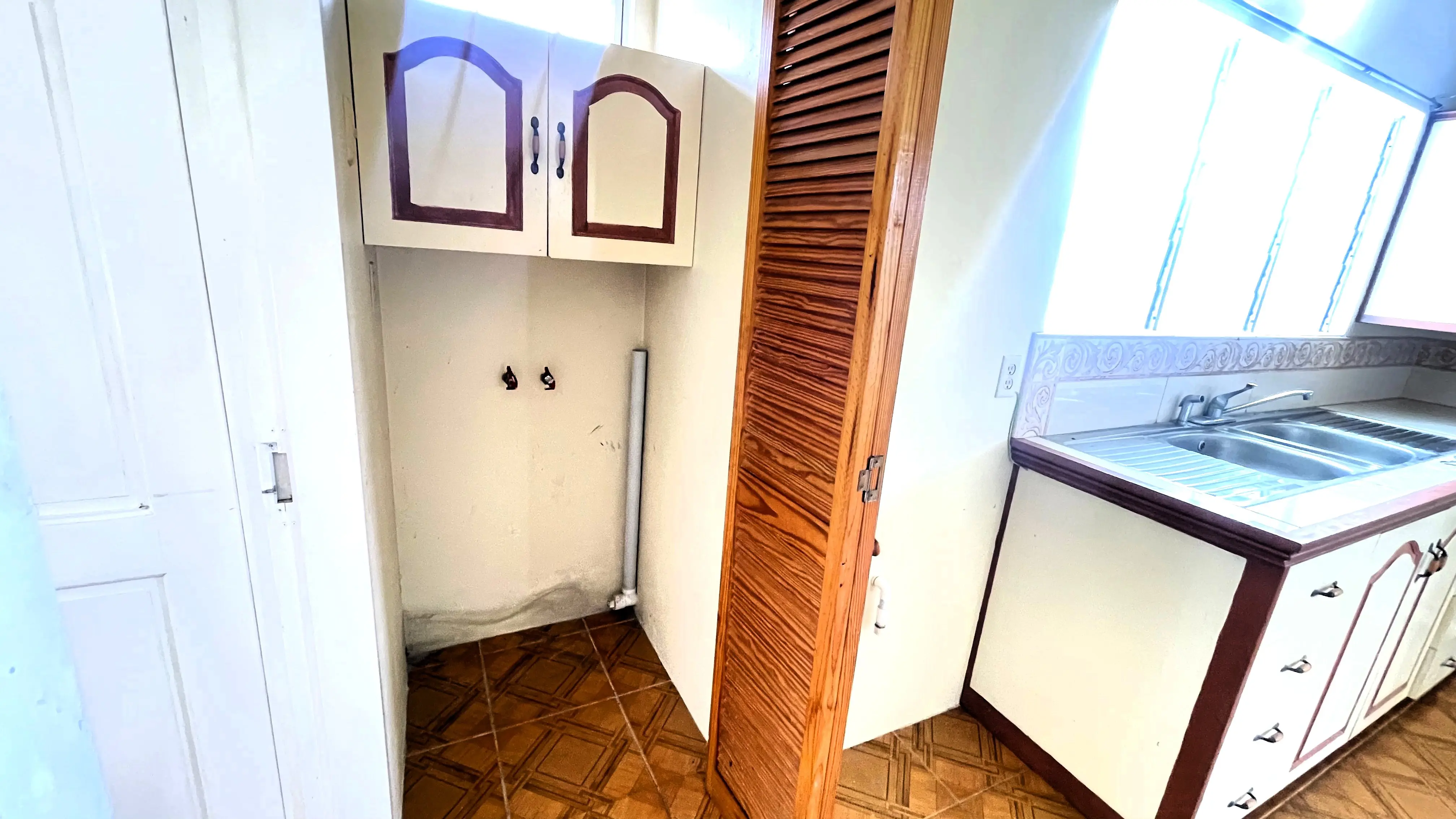 tunapuna-1-bedroom-apartment-laundry-area
