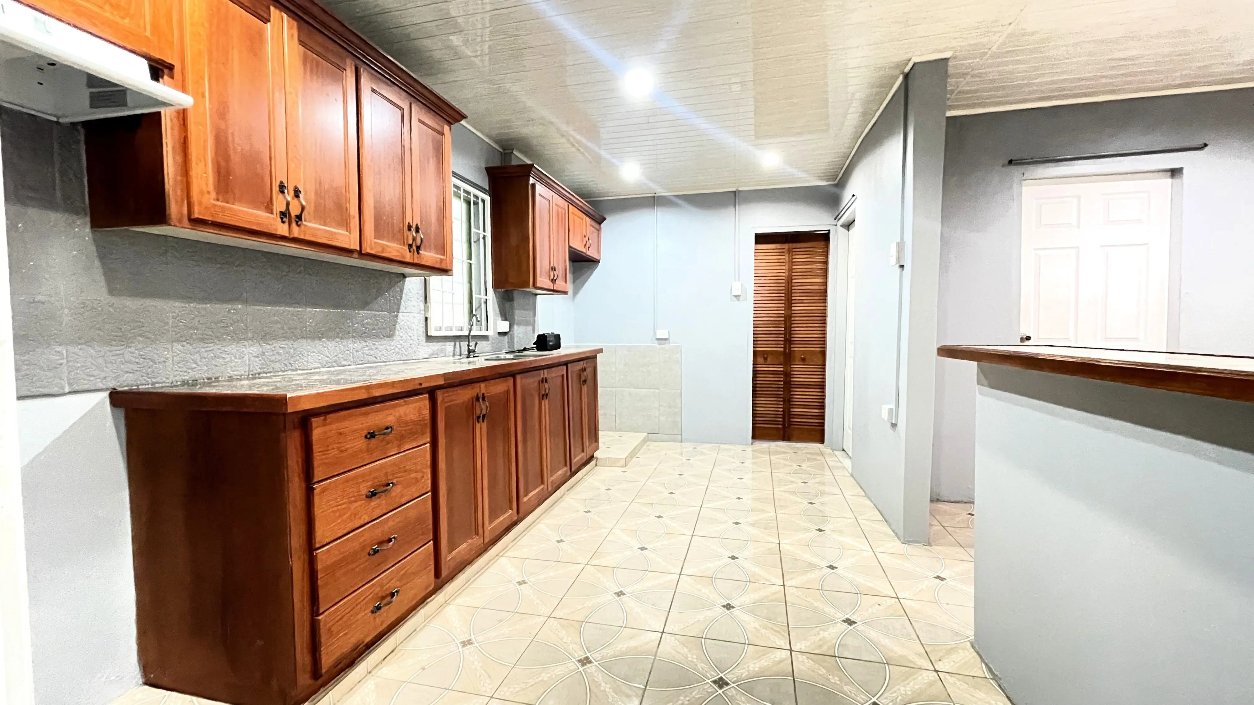 kitchen-3-bedroom-apartment-tunapuna-for-rent